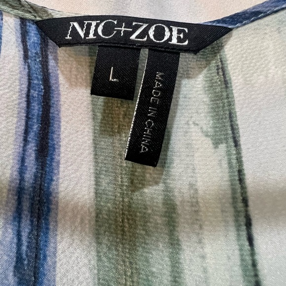 Business casual top, light weight - Picture 2 of 2